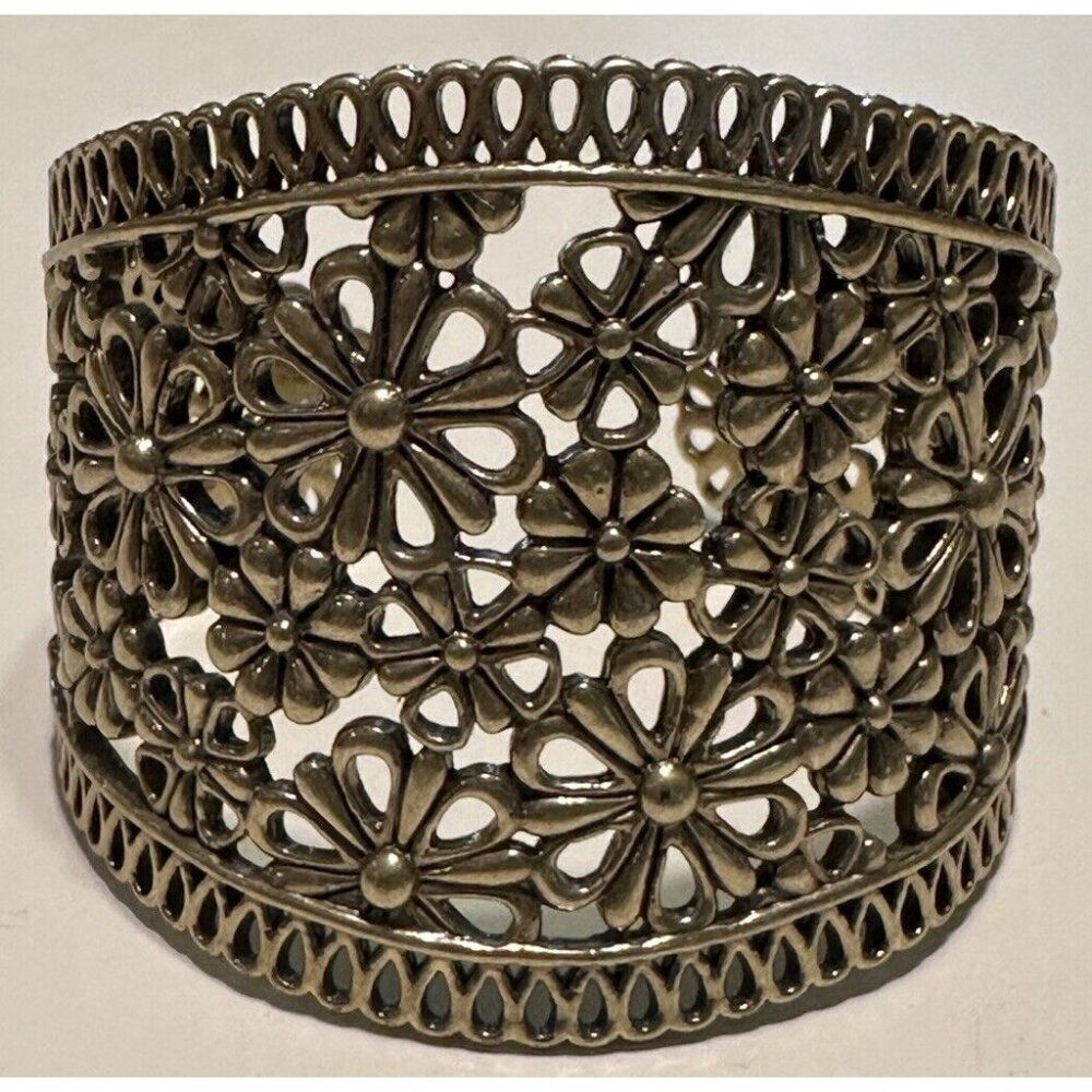 Gold Tone filigree Hollywood regency Daisy Floral cuff bracelet Boho Open work